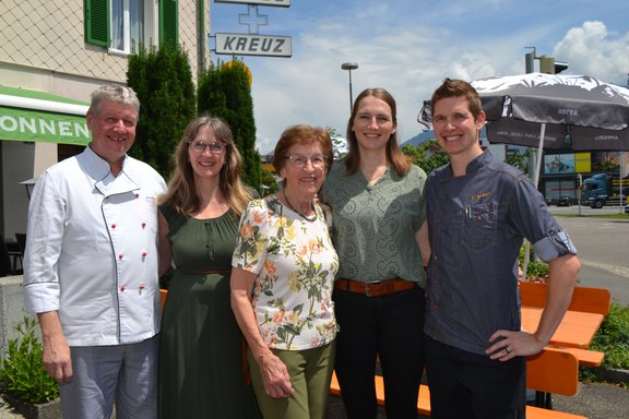 Gastgeberfamilie Frieda Keller, Eliane und Meinrad, Maya und Guido Bärtsch